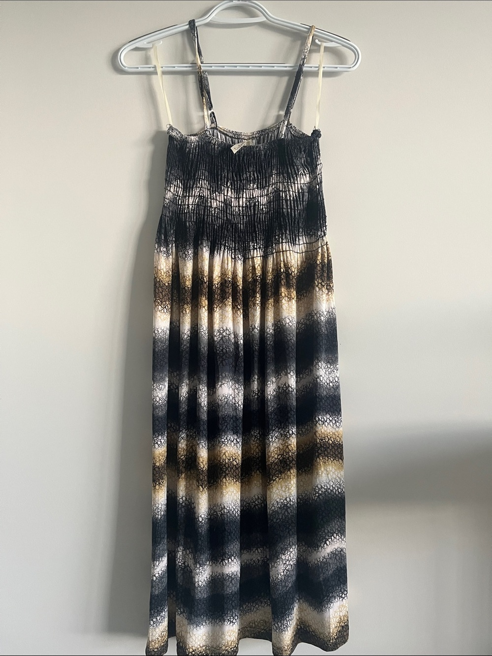 NWT Women’s Black, White & Gold Patterned Maxi Dress - Sleeveless